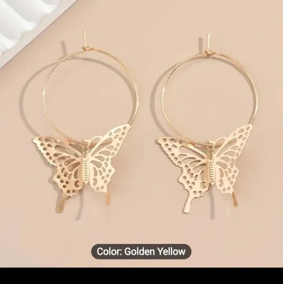 🛑3/$15 Golden hollow butterfly hoop earrings - Picture 2 of 4